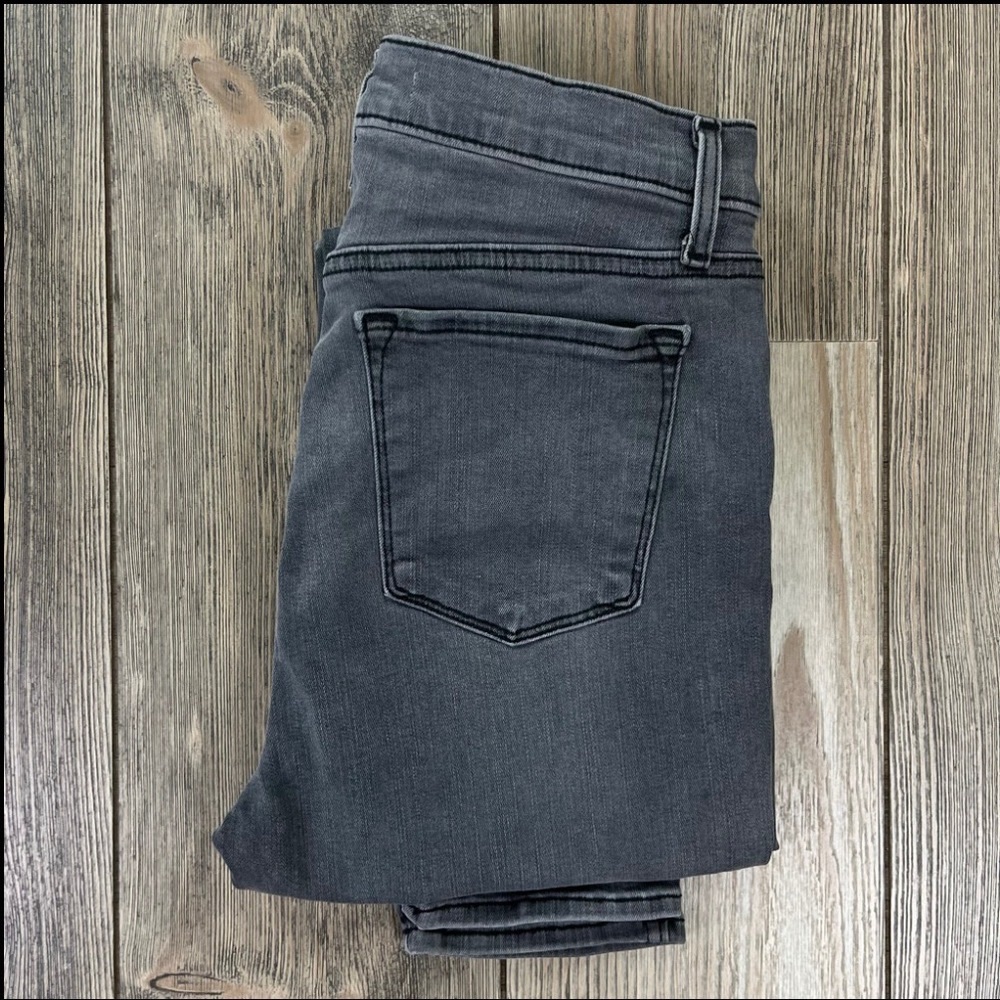 SOLD! J Brand Bree Cropped Skinny Ankle Jeans in Nightbird Faded Black Wash - Picture 5 of 12